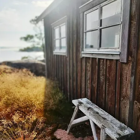 Glasbergsboden, Off-grid On An Island Luksustelt