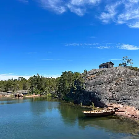 Luxury tent Glasbergsboden, Off-grid On An Island *