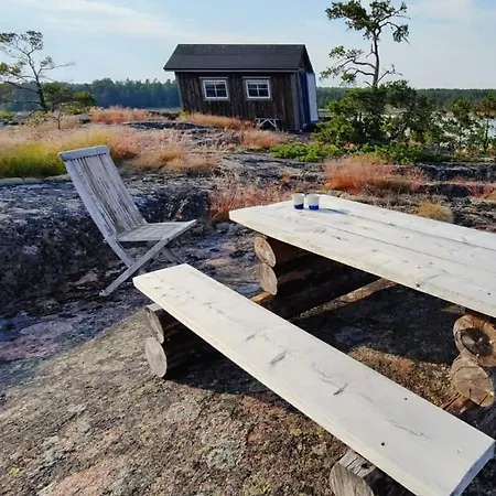 Glasbergsboden, Off-grid On An Island *
