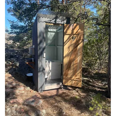 Glasbergsboden, Off-grid On An Island Luksustelt Saltvik